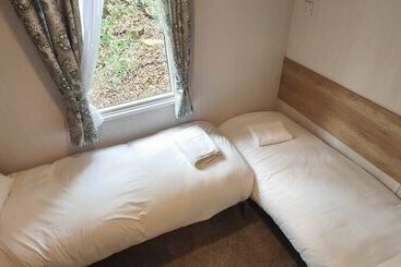 בית מלון כפרי Aberdunant Caravans Direct