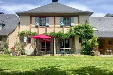 住所  Les Chalets D Arrens