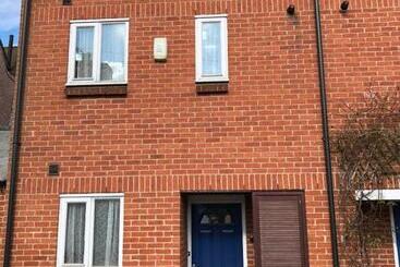 דירות לתיירים Jubilee House