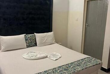 酒店 Sunseabar Beach Resort