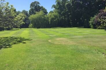 مبيت وإفطار Wartling Place Country House