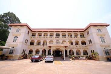 בית מלון כפרי Bann Udomsap