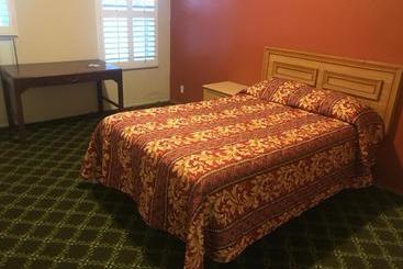 בית מלון כפרי West Inn Hollywood La