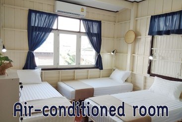 63 Hostel Lopburi