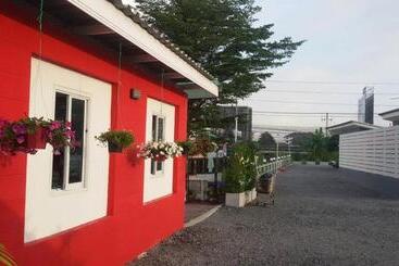 Отель Love Box Resort