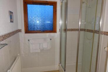 פנסיון Aberdour Guest House