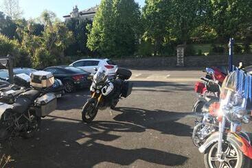 펜션 Ambassador Guest House Bed And Breakfast