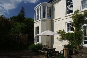 Trelough House B&b