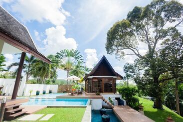 דירות לתיירים De Chom Villa