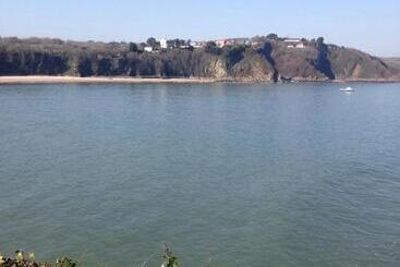 호텔 Cottage Court