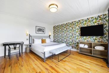 Tower Hotel Little Havana