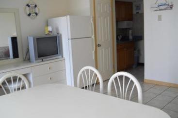 Le Boot Oceanfront Suites