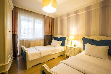 Real King Suit Otel