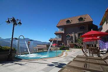 استراحتگاه Chunjing Hill View Villa