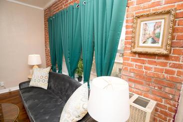 מלון דירות The Canterbury Suites