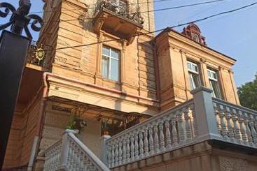 هاستل вілла графа
