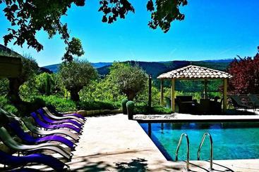 مبيت وإفطار Le Mas Des 5 Fontaines. Chambres D Hôtes