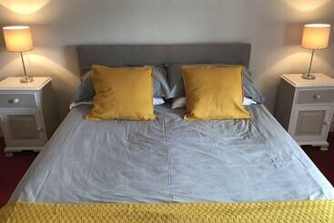 פונדק The Drewe Arms