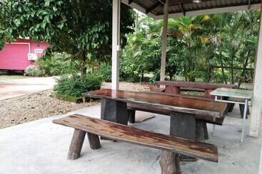 فندق Bann Chansabai Resort