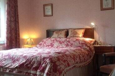 Pine Lodge Bed & Breakfast