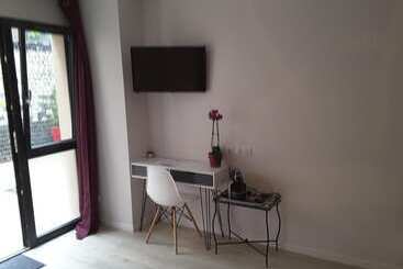 ツーリストアパートメント Villa Vi Lyon Est Chambres D Hôtes