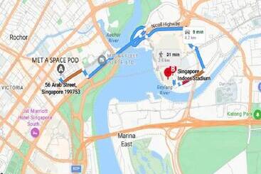 هاستل Met A Space Pod At Arab Street