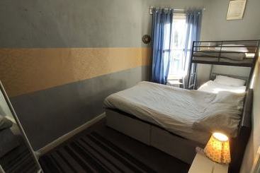 هاستل The George Backpackers