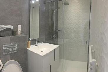 تختخواب و صبحانه Au Coeur De Nuits