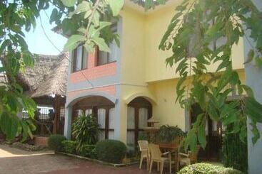 בית מלון כפרי Legacy Zanzibar