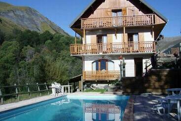 ツーリストアパートメント Le Clos De Cluny