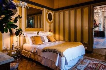 Пансион Château De Saint Trys