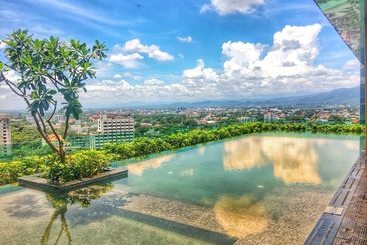 Жильё для туристов Deluxe 2 Bedroom Condo With Pool