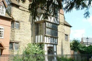 130 Corve Street B&b