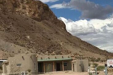 호텔 Paisano Village Rv Park & Inn