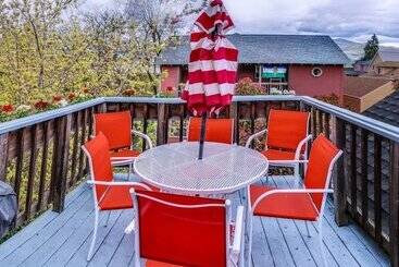 Сельский дом Oak Tower Townhouse 1.5 Blocks To Osf