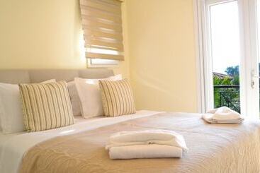 ツーリストアパートメント Villa Olive By Villa Safiya