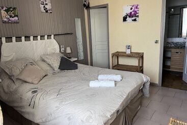 مبيت وإفطار La Coquillade Chambres D Hôtes