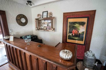 تختخواب و صبحانه Live Oaks Inn