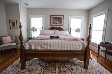 تختخواب و صبحانه Live Oaks Inn