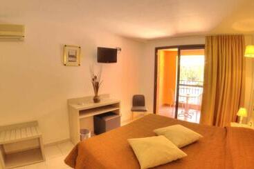 هتل Hôtel Le Romantique