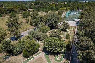 בית מלון כפרי Bungalow Camping Parc Montana