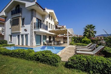 Жильё для туристов Villa South By Tatilpremium