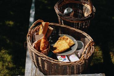 Bed and Breakfast Les Gites De Kerégal   La Cabane De Charlotte