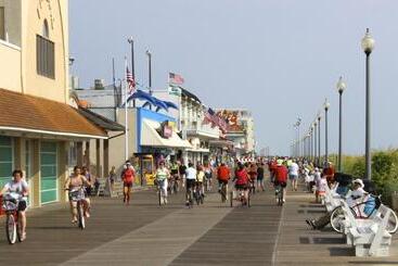 Oceanus Motel   Rehoboth Beach