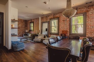 شقق خاصة سياحية Slo Brew Lofts