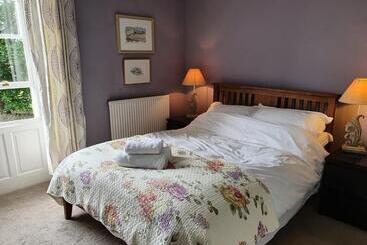 פונדק The Bruce Arms