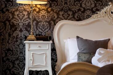 簡易ホテル Yorebridge House