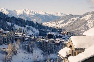 فندق Ecrin Blanc Resort Courchevel   Aquapark