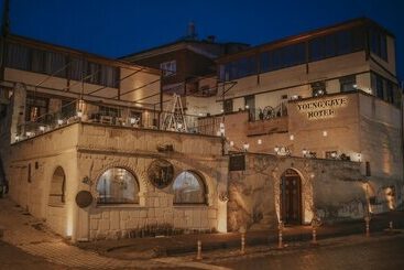 ホテル Young Cave