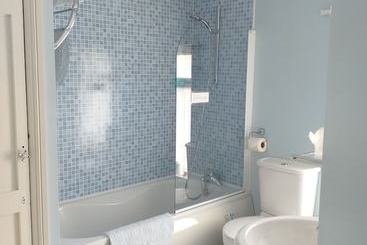 Oakfield B&b